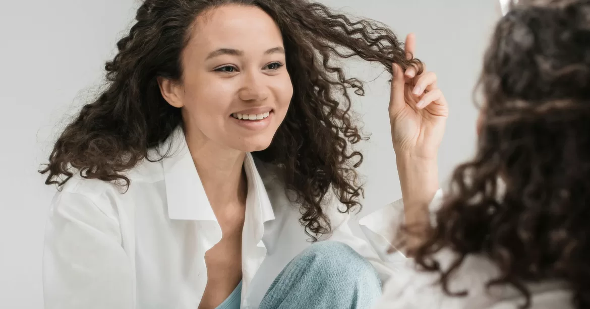 Dormir mal envelhece: como a qualidade do sono afeta sua pele e sua saúde